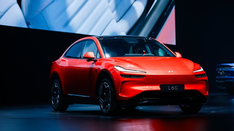 nio EV onvo L60 tesla model y